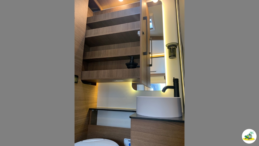 Benimar T483
