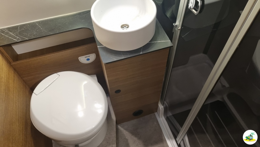 Benimar T483